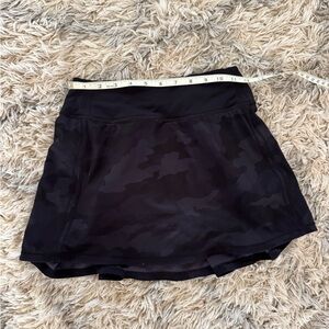Lululemon Skirt Skort size 0 Black Camouflage